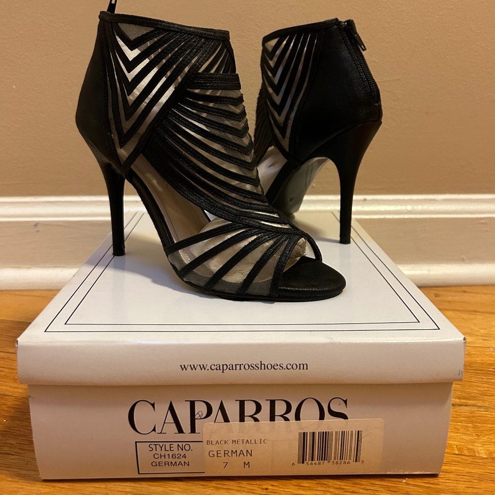 Caparrros black cage shoes sz 7